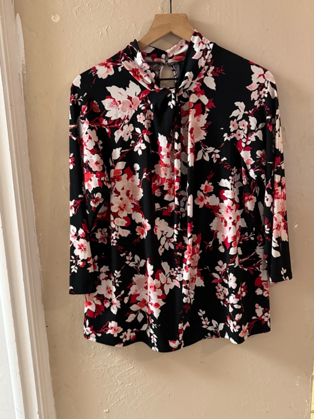 Liz Claiborne Black Floral Tie-Neck Blouse with Red & White Flowers